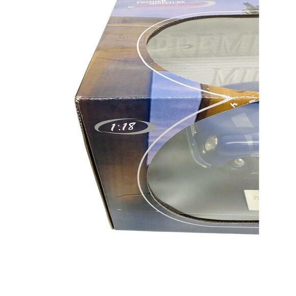 Porsche 356 Cabriolet 1950 1:18 Premier Miniature By  Signature Models #38201 - Picture 9 of 13